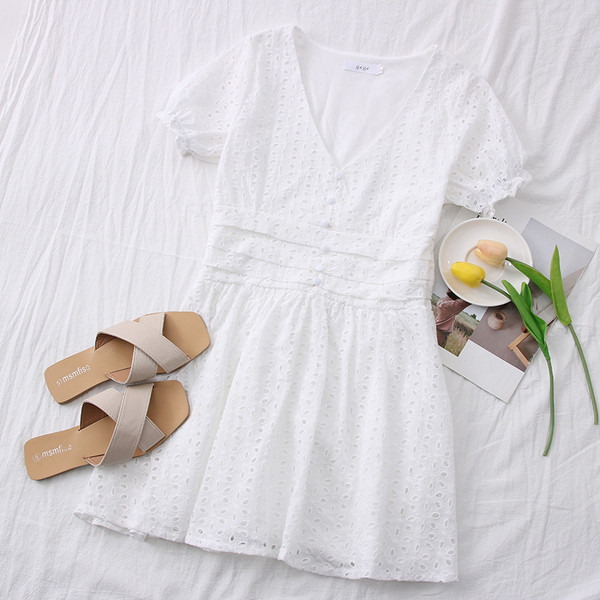 Ежедневна дамска рокля с къс ръкав и шпиц деколте