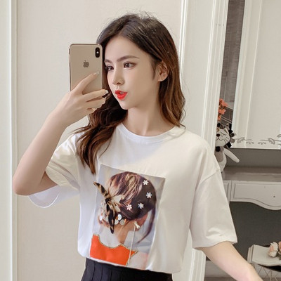 Tricou de damă cu mâneci scurte și decor 3D