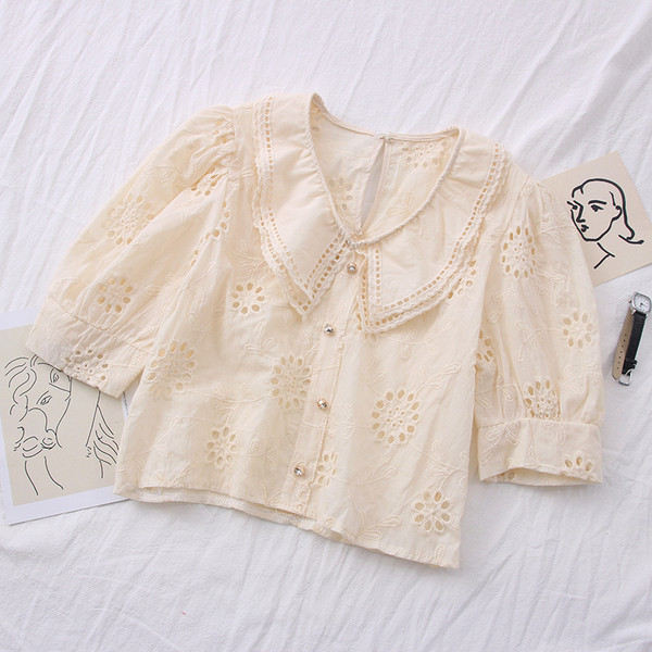 Модерна дамска риза- с шпиц деколте и копчета