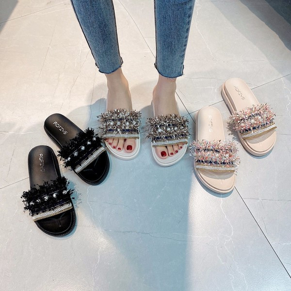 Modern női papucs gyöngyökkel, lapos talppal