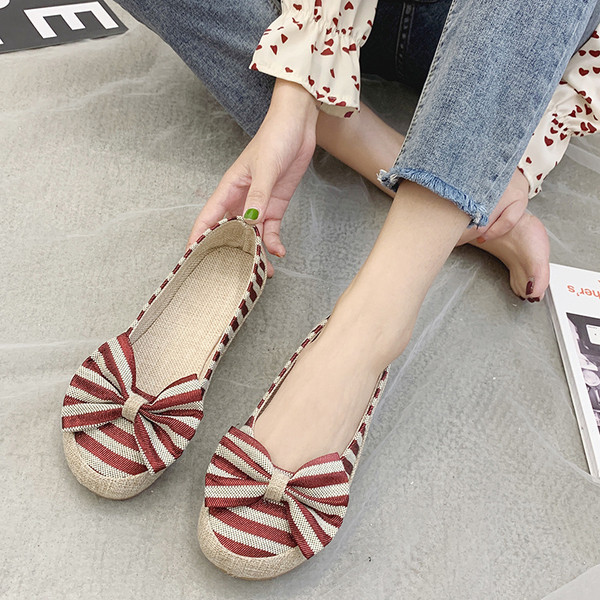 Ежедневни дамски раирани обувки с панделка 