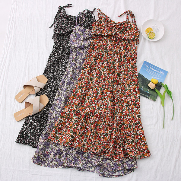 Разкроен модел дамска рокля с тънки презрамки