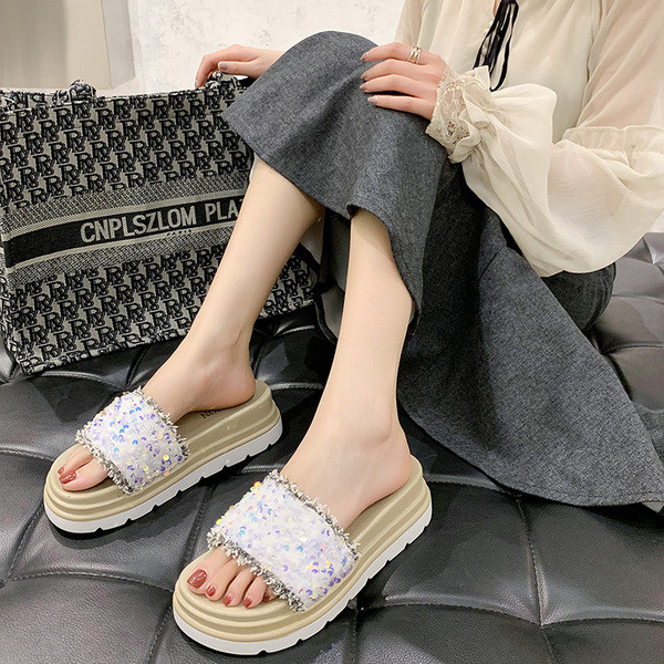 Női alkalmi papucs flitterekkel és lapos talppal