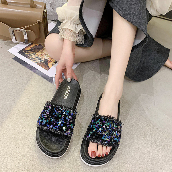 Női alkalmi papucs flitterekkel és lapos talppal