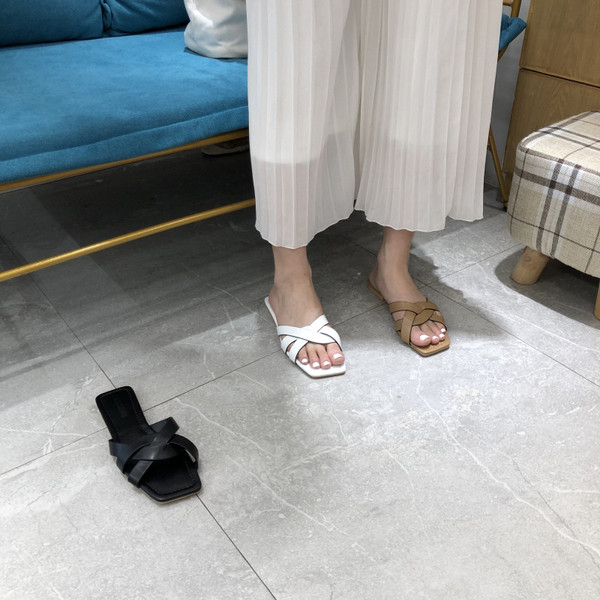 Ежедневни дамски чехли от еко кожа с равна  подметка