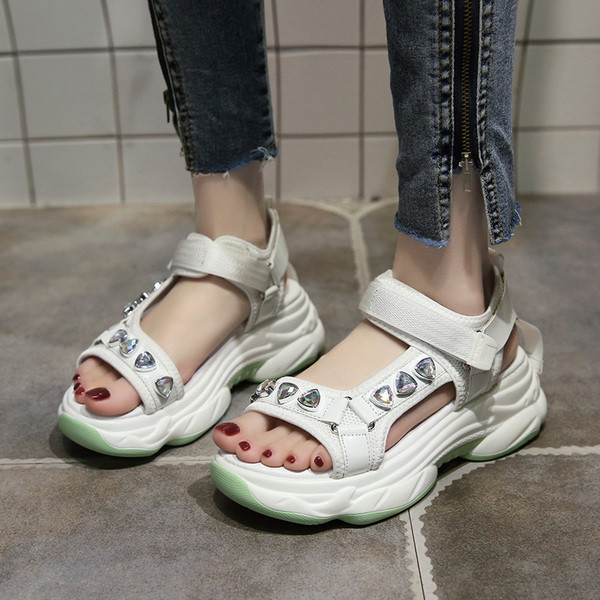 Дамски ежедневни сандали с камъни и лепенка