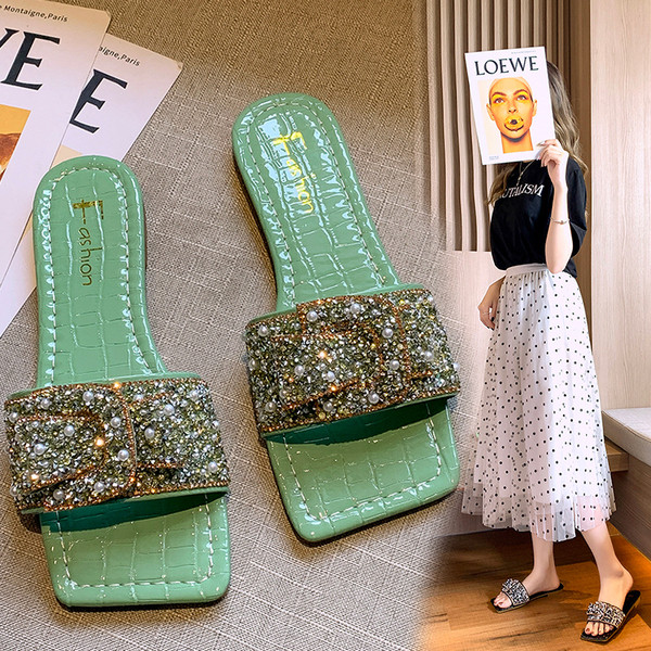 Дамски чехли с декорация камъни и перли