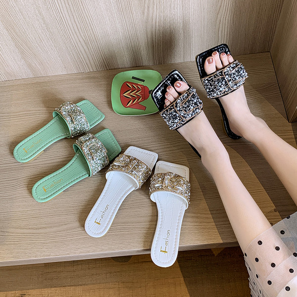 Дамски чехли с декорация камъни и перли