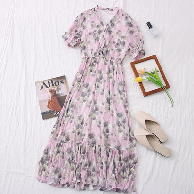 Γυναικείο φόρεμα με λουλουδάτο μοτίβο και ντεκολτέ spitz