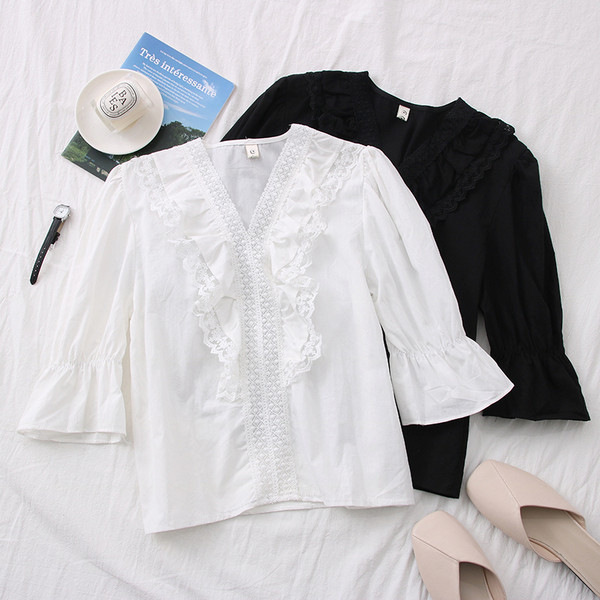 Нов модел дамска риза с дантела и лотос ръкави