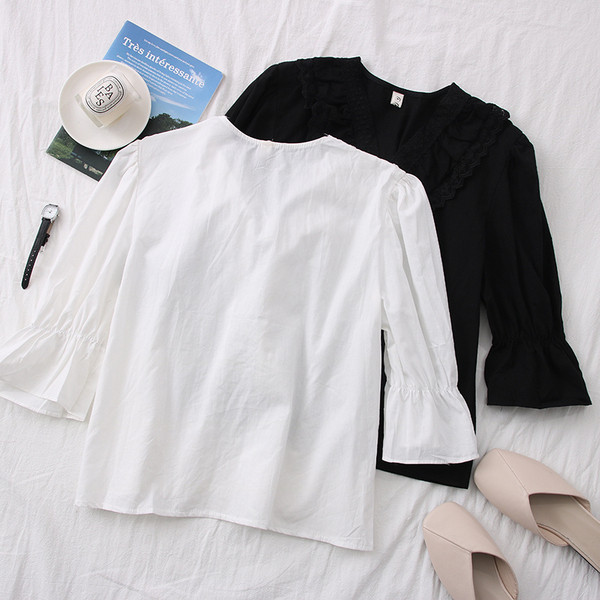 Нов модел дамска риза с дантела и лотос ръкави