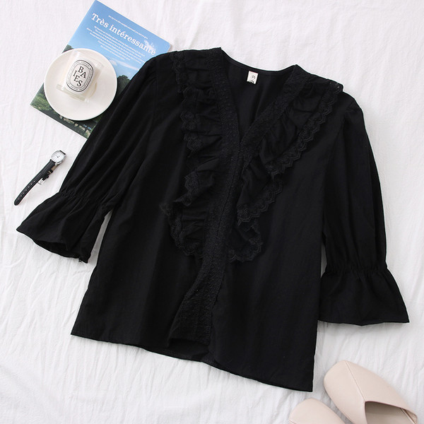 Нов модел дамска риза с дантела и лотос ръкави