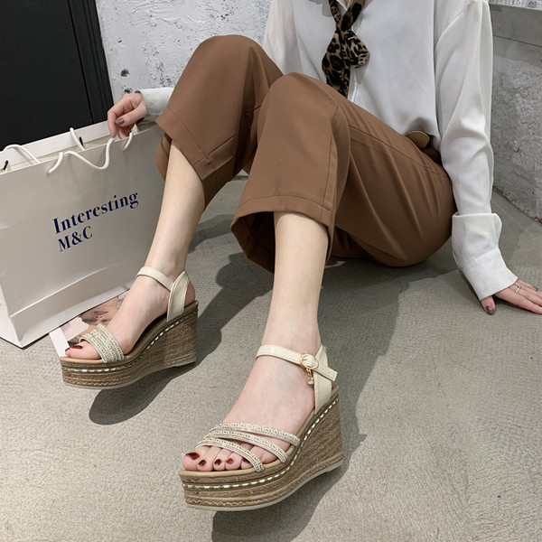 Официални дамски сандали с платформа 9см и каишка