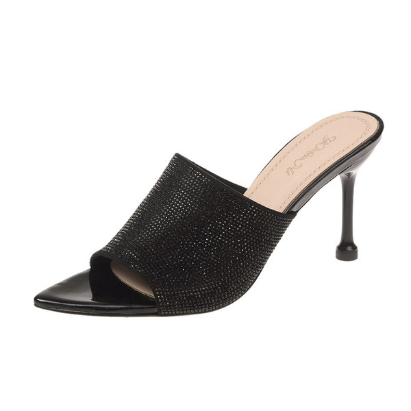 Női modern papucs magassarkúval és kövekkel