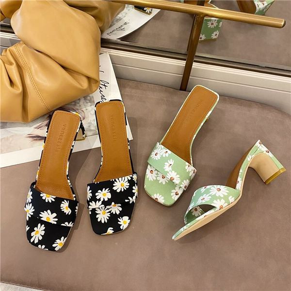 Ležerne ženske papuče na nisku petu