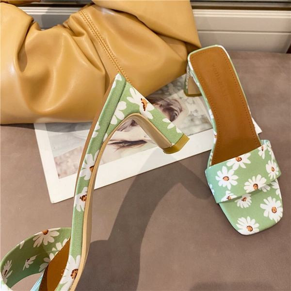 Ležerne ženske papuče na nisku petu