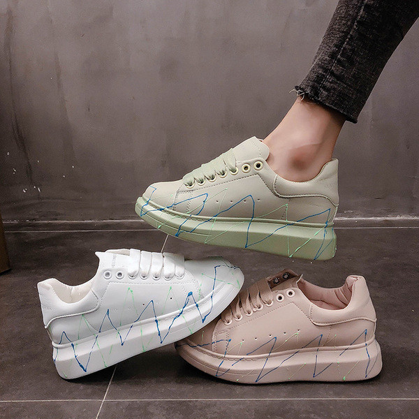 Γυναικεία αθλητικά παπούτσια με κορδόνια και επίπεδη σόλα