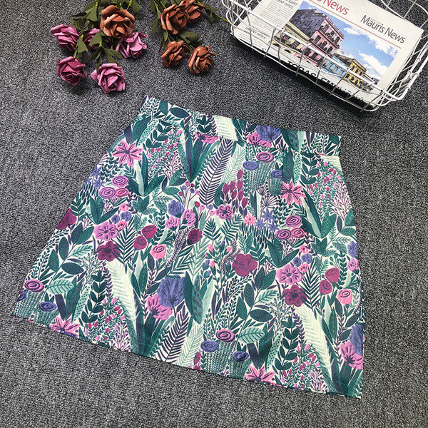 Ženski komplet T-shirt i kratke suknje sa cvjetnim uzorkom