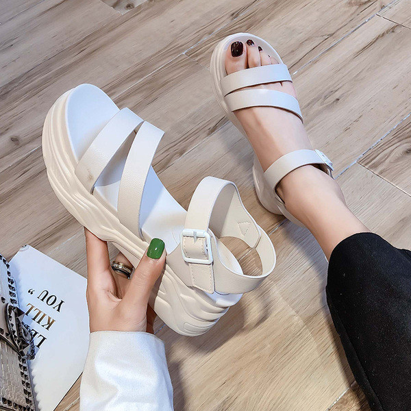 Női alkalmi szandál eko bőrből, lapos talppal