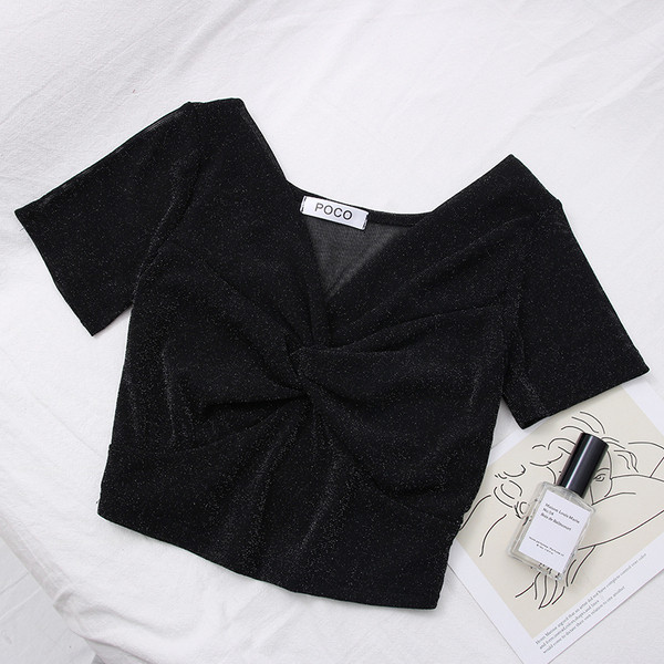 Ženska kratka bluza s kratkim rukavima i špic izrezom