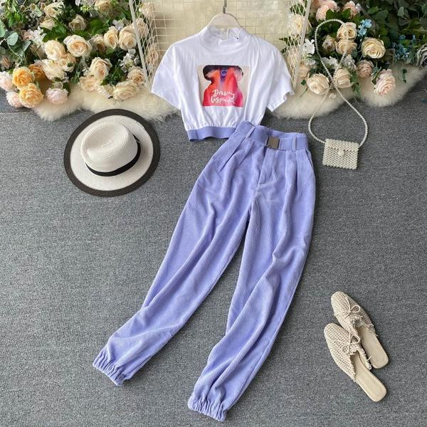 Dnevni ženski set iz dva dijela sa remenom i printom