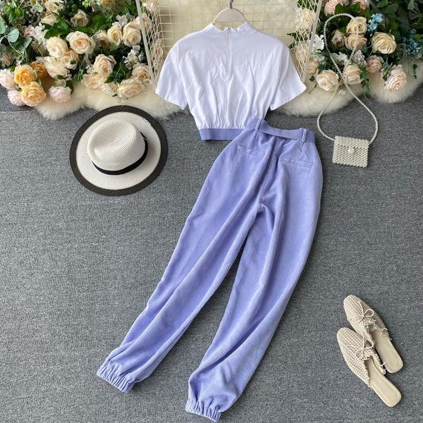 Dnevni ženski set iz dva dijela sa remenom i printom