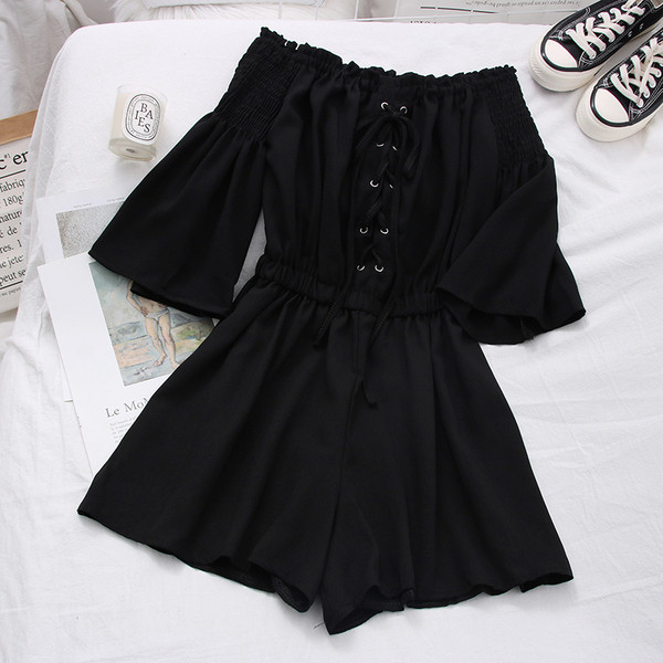 Ženski kratki kombinezon s vezicama, lađa izrezom i lotos rukavima