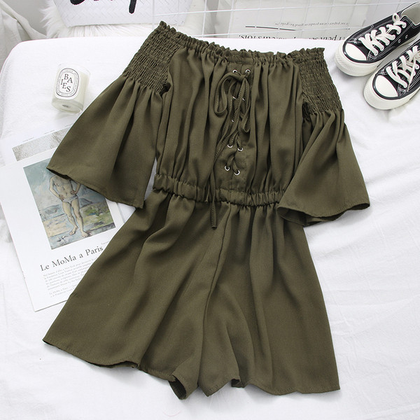 Ženski kratki kombinezon s vezicama, lađa izrezom i lotos rukavima