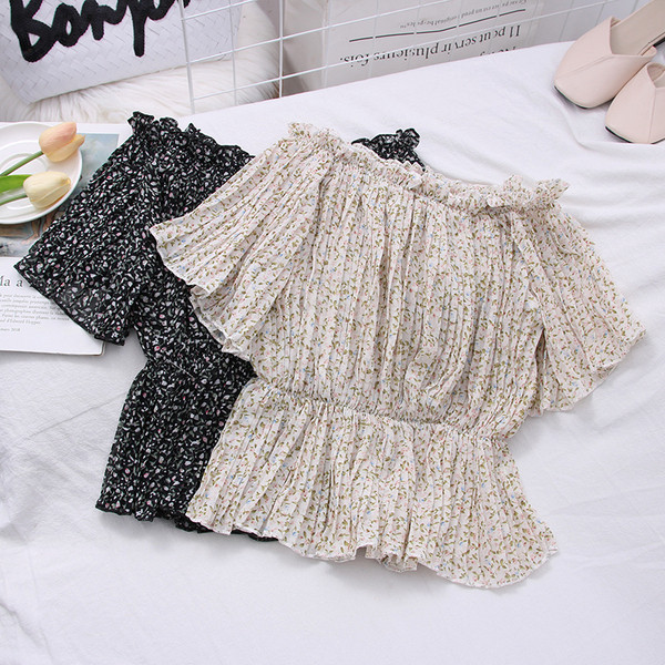 Moderna ženska bluza - s lađa izrezom i širokim rukavima