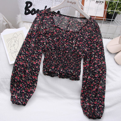 Moderna ženska bluza sa širokim rukavima i cvjetnim motivima