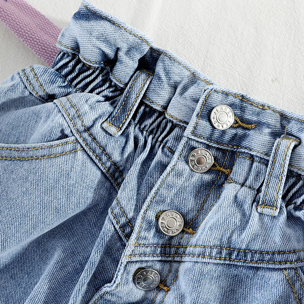 Női alkalmi rövid farmer övvel és elasztikus derékkal