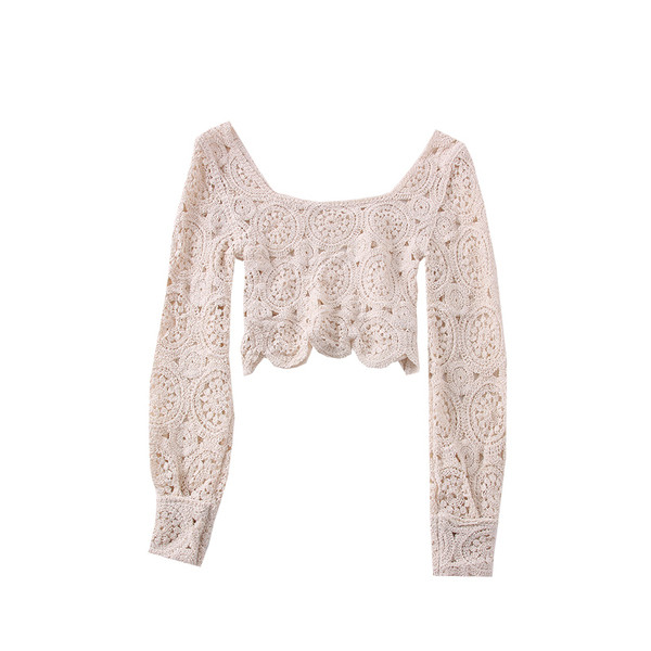 Rövid női blúz csónakos nyakkivágással és hosszú ujjal