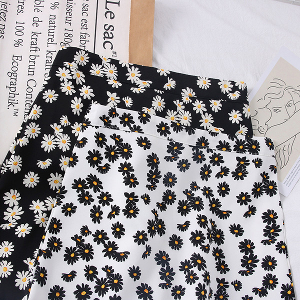 Naiste lühike lillemustriga seelik - A-joon