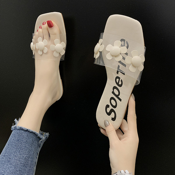 Modern női papucs lapos talppal, virágos díszítéssel