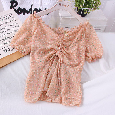 Ležerna ženska bluza sa špic izrezom i nabranom prednjicom