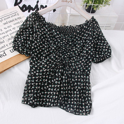 Ležerna ženska bluza sa špic izrezom i nabranom prednjicom