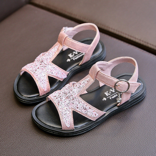 Ležerne dječje sandale s kopčom i sjajnim efektom