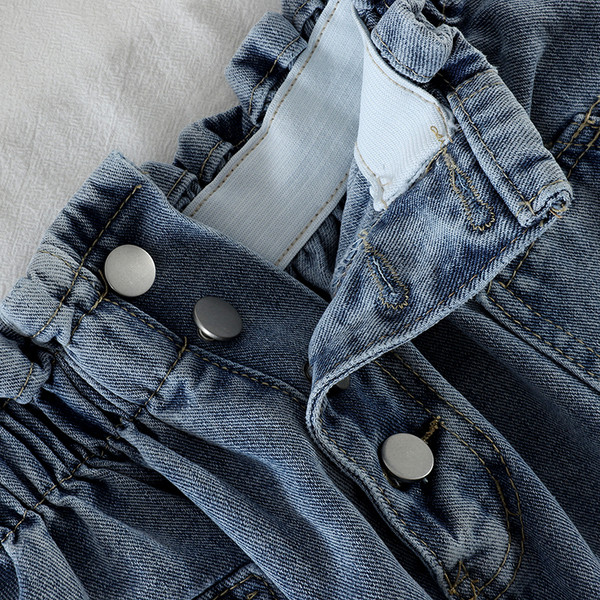 Къси дамски дънки с ластична талия и копчета