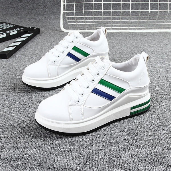 Ženske tenisice od eko kože sa vezicama na ravnoj platformi