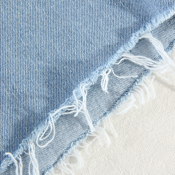 Ženske traperice s visokim strukom i gumbima