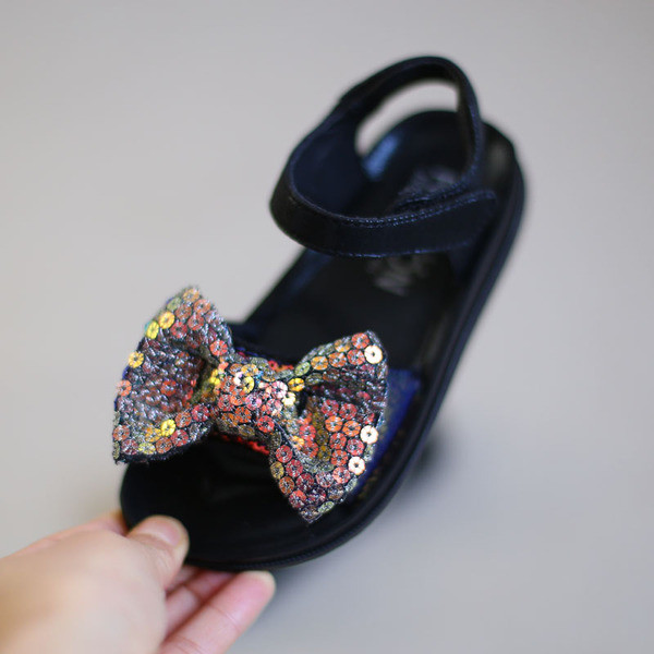 Dječje sandale sa šljokicama i naljepnicama