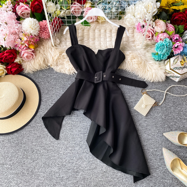 Elegantna ženska majica bez rukava asimetrični model s remenom