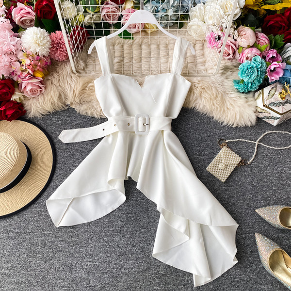 Elegantna ženska majica bez rukava asimetrični model s remenom