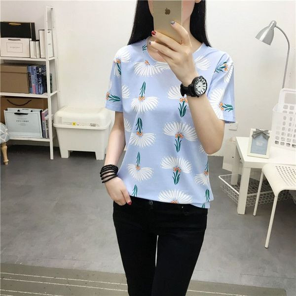 Ženska majica kratkih rukava s cvjetnom aplikacijom