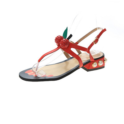 Női szandál 3D elemes cseresznyével és gyöngyökkel