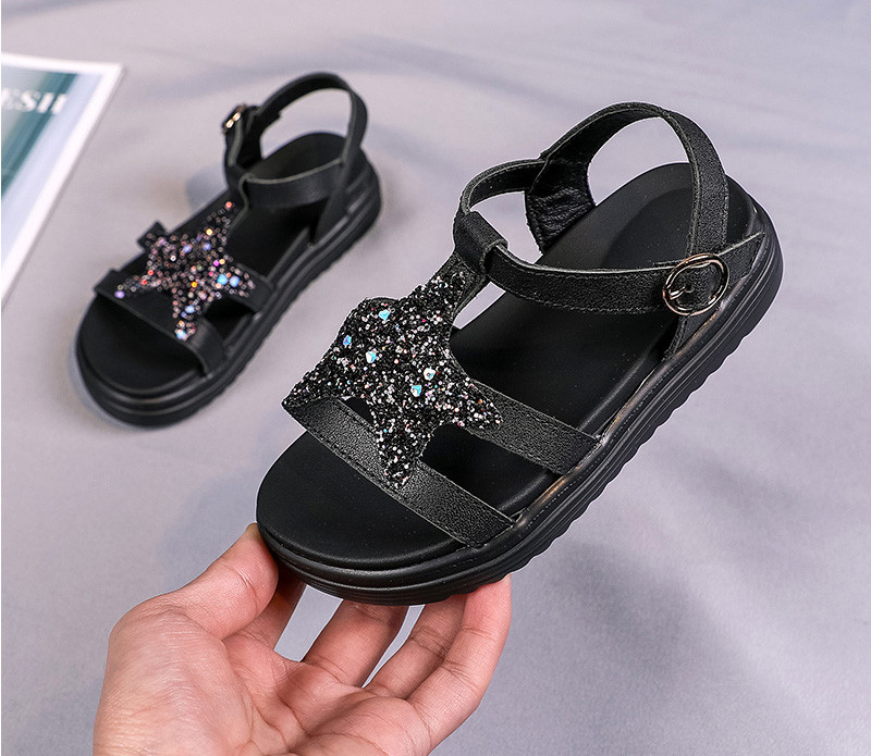 Gyerek szandál csattal, fényes hatással és csillaggal
