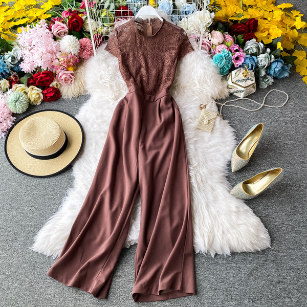 Naiste vabaaja pikk kombinesoon pitsi ja ovaalse kaelusega