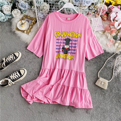 Дамска ежедневна рокля с апликация и овално деколте