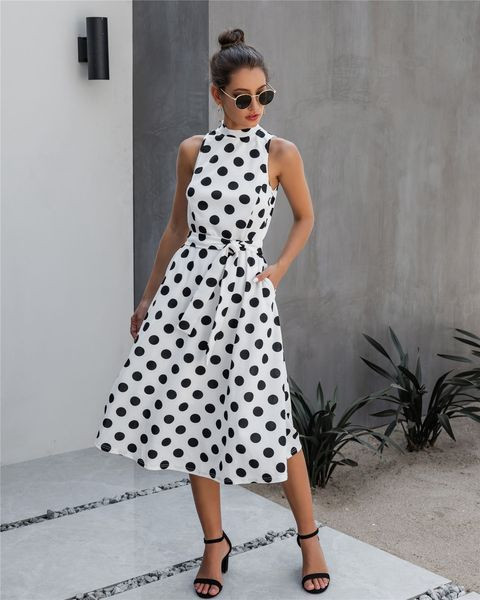 Modern női pöttyös ruha pánttal és övvel