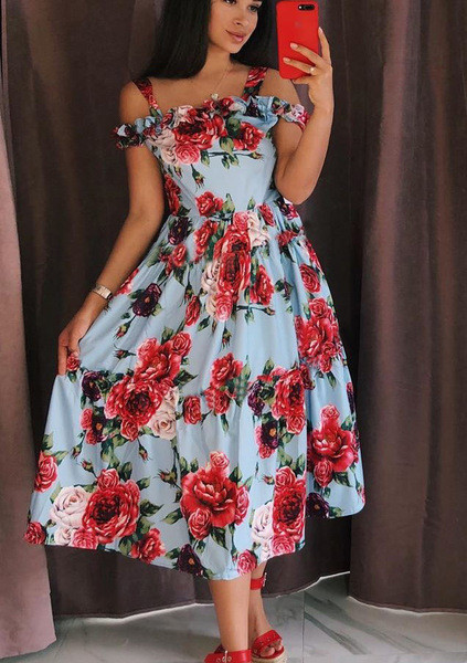 Alkalmi női rövid ruha vékony pántokkal, virágmintával